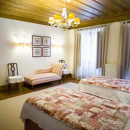 Casa Do Cimo Da Mondim da Beira